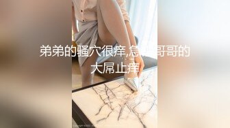 重口味美女化身性爱僵尸鼻子插笔还玩3P双鸡巴口交上位疯狂抽插射了一逼爱液