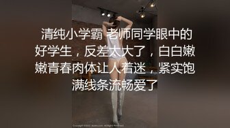 大奶人妻黑丝诱惑，如狼似虎的年纪镜头前勾搭饥渴的狼友，互动撩骚揉奶玩逼道具抽插，表情好骚淫声荡语不断