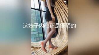 大哥的小女人，奶完了孩子伺候老公，全程露脸挤奶水给狼友喝，给大哥口交大鸡巴满背纹身激情上位草大鸡巴