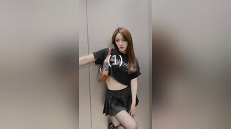 推特性瘾SUB水蛇腰女网红【AliciaAub】福利，一个会喷水的小女孩，勇挑黑人大肉棒