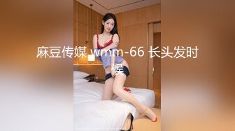 到处游走的大神这次溜进商场盯上了专柜的美女导购