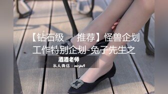  腰细胸大好身材妹子和炮友激情啪啪，边交边摸逼按头插嘴