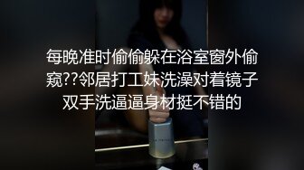 少年抓起马尾辫骑马，马儿骑的哇哇大叫，爽死了