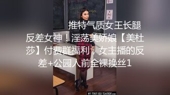 黑客破解家庭摄像头恩爱的小夫妻边看电视边玩鸡巴一步一步的进入做爱过程