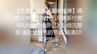 《极品CP魔手外购》坑神躲藏女厕隔间连续偸拍 超多小姐姐蹲坑→韵味少妇美少女都有移动角度全景拍脸拍逼超级刺激 (3)