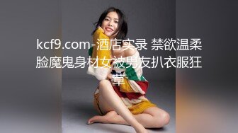 穿连体衣上厕所的妹子 这姿势挺销魂的 (1)_0