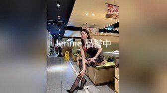 vetive 黑色花紋上衣搭配黑色蕾絲內衣 婀娜豐腴身姿嫵媚動人